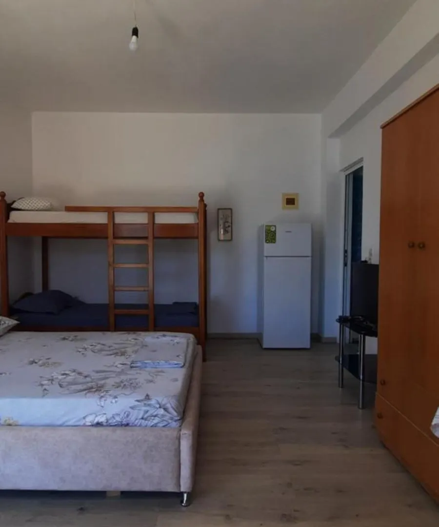 Ostello Rooms By The Sea Himare Albania