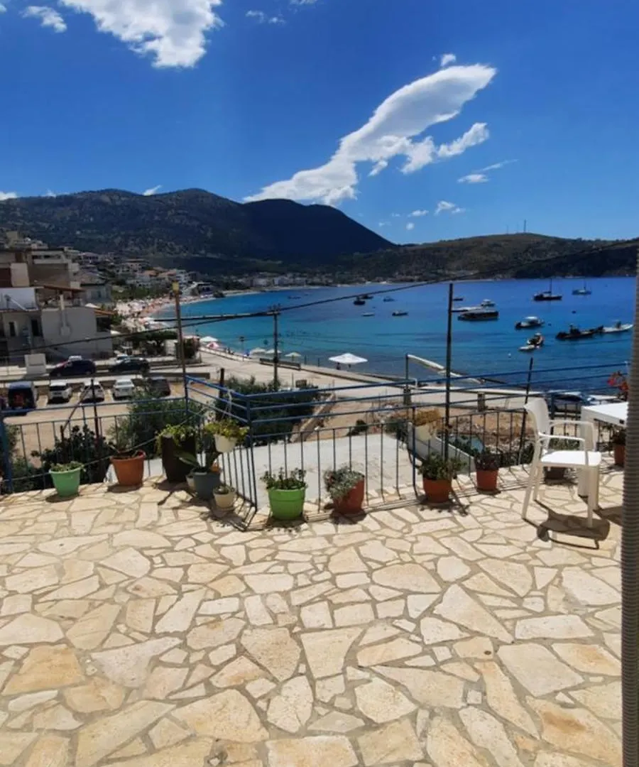 Ostello Rooms By The Sea Himare Albania