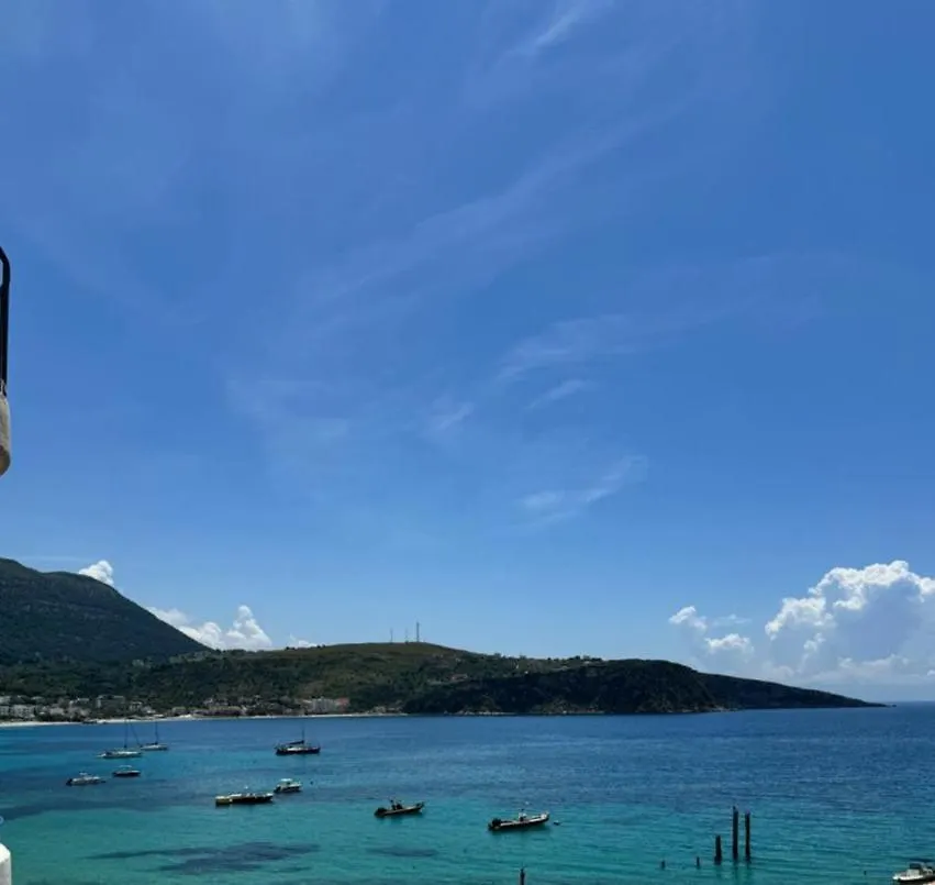 Ostello Rooms By The Sea Himare