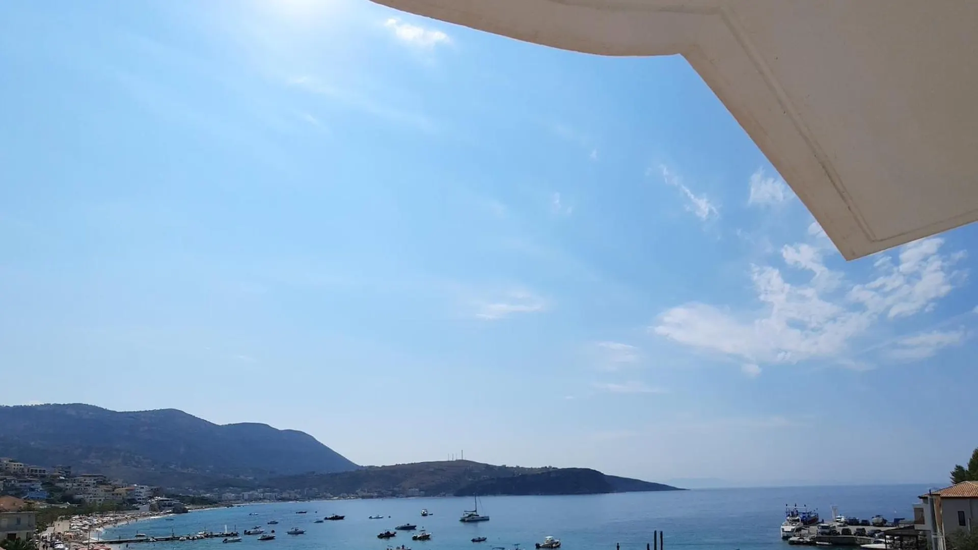 Ostello Rooms By The Sea Himare