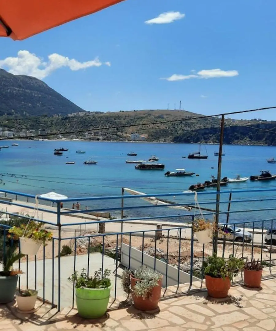 Ostello Rooms By The Sea Himare
